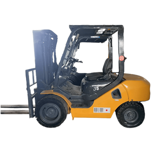 3.5Ton รถยก <span class=keywords><strong>FD35</strong></span> <span class=keywords><strong>Komatsu</strong></span> มือสองพร้อมระบบเปลี่ยนเกียร์ด้านข้างและเสาสามเสาสำหรับคลังสินค้า - Product Image 1