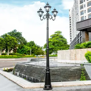 Lampe de style européen classique de 3 mètres pour chemin d'accès à trois têtes Paysage LED Poteau de jardin Extérieur
