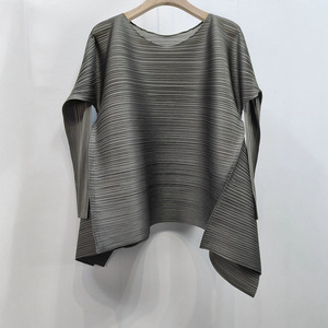 Camiseta Plisada Miyake Ligera y Transpirable PY 2026 con Dobladillo Irregular, Ropa Occidental para Mujer, Venta al Por Mayor en Línea - Product Image 2