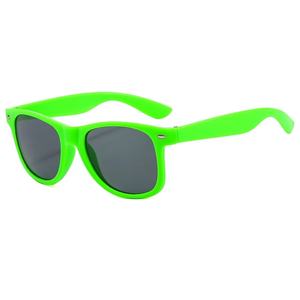 Vente en Gros en Vrac Lunettes de Soleil Promotionnelles pour Enfants avec Monture et Verres en PC Logo Personnalisé Imprimé - Product Image 6