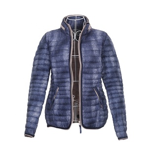 Veste d'hiver courte de haute qualité pour femmes Logo personnalisable Vêtements d'extérieur coupe-vent pour femmes - Product Image 2