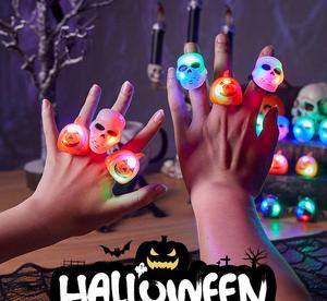 Accessoires de fête d'Halloween Lumière LED Anneau lumineux et sombre Citrouille Fantôme Crâne Chauve-Souris Anneau de doigt Jouets - Product Image 2