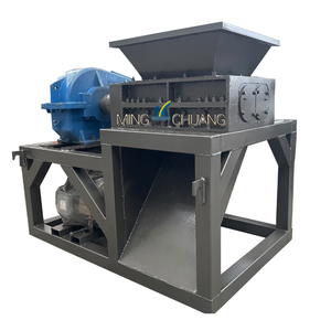 Déchiqueteuse compacte et économique pour plastiques, papier et bois – Mini déchiqueteuse à double arbre - Product Image 4