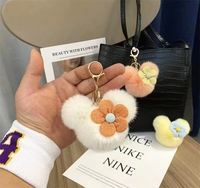 Porte-clés ours en peluche mignon personnalisé en gros, pendentif fleur pour sac à main, décoration de sac à dos pour femme