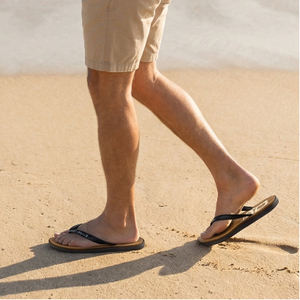 Chanclas de PVC para Hombre, Transpirables, Impermeables, Antideslizantes, para Interiores/Exteriores, con Suela Suave, Pantuflas Cómodas de Verano para Parejas - Product Image 2