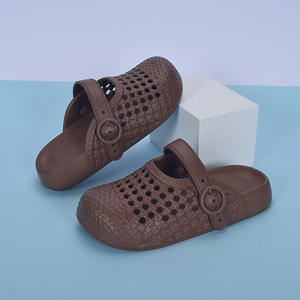 รองเท้าแตะครอคส์สไตล์เบอร์เกนสต็อคสำหรับผู้หญิง สีขาว 35-40 กันลื่น ระบายอากาศได้ดี สวมใส่สบาย พื้นรองเท้าแบบฉีดขึ้นรูป - Product Image 3