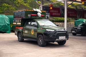 <span class=keywords><strong>Camion</strong></span> de <span class=keywords><strong>pompier</strong></span> diesel 4X2 avec réservoir d'eau 10T et pompe haute pression pour la lutte contre les incendies de forêt - Product Image 3