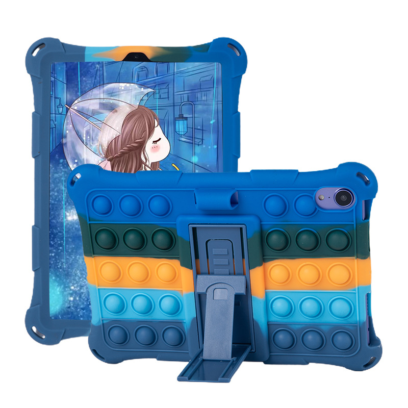 Azul profundo y vibrante.