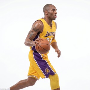 Figurine en cire de silicone grandeur nature Kobe Bryant avec ballon de basket, fabrication OEM personnalisée, qualité supérieure, directement de l'usine, pour exposition, musée sportif, décoration. - Product Image 5