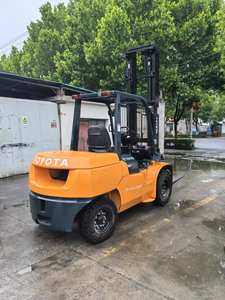 Montacargas de 5 Toneladas con Motor Diésel, Ruedas 4x4 para Comercios Minoristas, Restaurantes, Talleres de Reparación de Maquinaria, Toyota Usado - Product Image 5