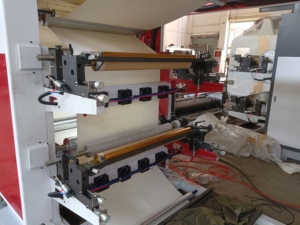 Máquina <span class=keywords><strong>de</strong></span> Impresión <span class=keywords><strong>de</strong></span> Bolsas <span class=keywords><strong>de</strong></span> Plástico <span class=keywords><strong>Flexo</strong></span> <span class=keywords><strong>de</strong></span> 4 Colores YTB, Bolsas No Tejidas - Product Image 3