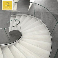 Escaliers flottants ronds en métal et verre, design personnalisé CBMmart, pour l'intérieur, avec rampes en verre trempé laminé.