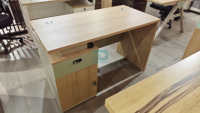 Bureau de travail moderne, durable et simple avec tiroir en bois et serrure pour un usage domestique, ordinateur de bureau, étude, écriture, chambre à coucher