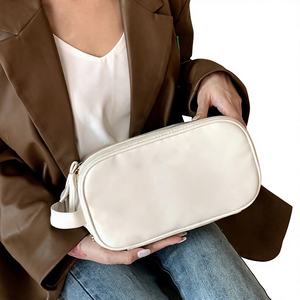 Sac à cosmétiques portable de grande capacité en PU avec fermeture éclair, style simple, poignée latérale, pour le voyage et le rangement sur le bureau, rangement pour <span class=keywords><strong>pinceaux</strong></span> de maquillage - Product Image 1