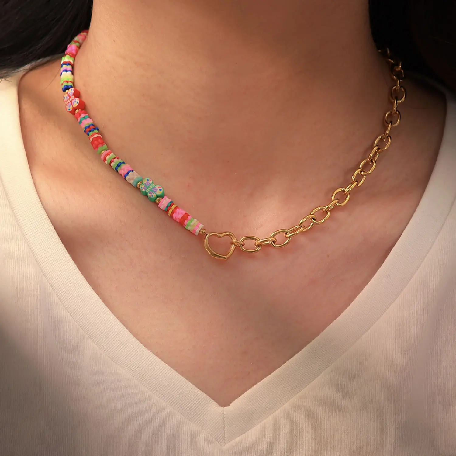 Collana di perline di ceramica colorata di nuova moda collana personalizzata con ciondolo a cuore in oro in acciaio inossidabile per le donne
