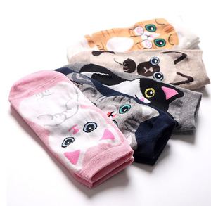 Calcetines de Tobillo Antideslizantes Desechables de Alta Calidad al por Mayor, Mezcla de Algodón, Jacquard, con Estampado Animal, para Mujer - Product Image 3