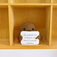 BoTu énergie positive pomme de terre câlin poche câlin Mini à la main en peluche tricot laine pomme de terre poupée mignon cadeaux d'anniversaire décor de chambre cadeaux