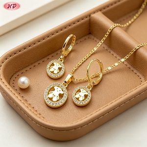Oro Bijouterie - Conjuntos de pendientes y collares de circonita chapados en oro de 18 quilates con diseño de oso y lazo, estilo vintage - Product Image 3