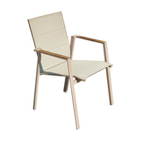 Ensemble de table et de chaises empilables durables en aluminium et en bois plastique pour les loisirs en plein air, résistant à l'eau et aux rayons du soleil pour la cour et le balcon