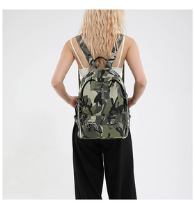 Sac à dos unisexe style gothique Y2K en cuir PU huilé, esthétique sombre, pour voyage et école, avec brevetés de croix en O - Vente chaude - Product Image 3