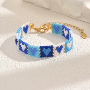 กำไลข้อมือสแตนเลสชุบทองประดับลูกปัดหลากสีสันลายตารางหมากรุก ดีไซน์ดั้งเดิมจากโมยามิยะ งานแฮนด์เมด - Product Image 6