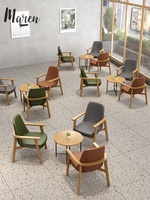 Ensemble de table et de chaises de restaurant en bois massif moderne pour usage commercial, durable et écologique, 4 places