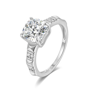 Anillo de Plata de Ley S925 con Moissanita Cuadrada, Anillo de Lujo Ligero para Mujer, Anillo de Compromiso, Joyería para el Dedo Índice para Uso Diario - Product Image 2