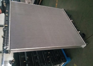 Radiateur <span class=keywords><strong>de</strong></span> refroidissement robuste pour camions routiers 0526620005 pour Cascadia, Columbia, Century Class, M2 Business Class 2007 et modèles plus récents - Product Image 2