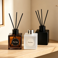 Bouteille diffuseur de parfum vide en verre ambré dépoli carré, 50ml, 100ml, 150ml, 200ml, avec bouchon à vis, personnalisable OEM/ODM