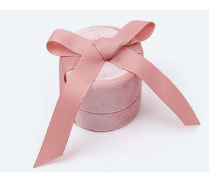 Caja de anillo de compromiso Rosa de lujo personalizada, joyería redonda de terciopelo para boda con patrón cuadrado de cinta, embalaje de cartón al por mayor - Product Image 6