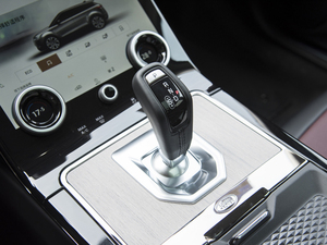 <span class=keywords><strong>Nuova</strong></span> Land <span class=keywords><strong>Rover</strong></span> Range <span class=keywords><strong>Rover</strong></span> <span class=keywords><strong>Evoque</strong></span> L P300e Edizione Deluxe 2026, SUV di Lusso EV con Alimentazione Ibrida a 4 Ruote Motrici - Product Image 4