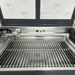 Machine laser LaserMen-1390WFC à commande hors ligne pour le soudage des métaux, la découpe et la gravure non-métallique - Product Image 6