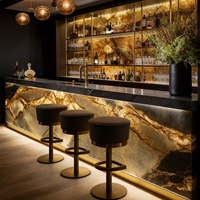 Barra de Bar de Mármol Iluminada Contemporánea de Primera Calidad con Detalles en Dorado, Muebles de Bar Ecológicos y Duraderos para Locales de Alta Gama
