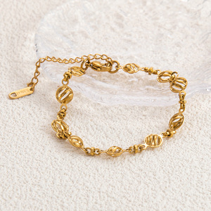 Pulsera de Cadena Cubana de Acero Inoxidable con Baño de Oro de 18K, Estilo Europeo Americano, Joyería para Mujer - Product Image 3