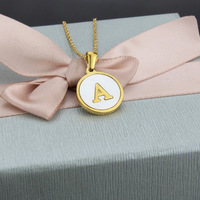 Collar con Colgante de Disco Redondo de Madreperla Chapado en Oro de 18K, Joyería Personalizada con Letra de Acero Inoxidable para Mujer, Regalo