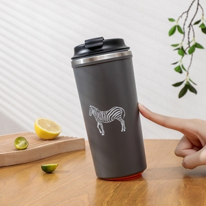 <span class=keywords><strong>Tazza</strong></span> da Caffè in Acciaio Inox <span class=keywords><strong>a</strong></span> Doppia Parete 500ml, Base Antiscivolo, Riutilizzabile, Antirovesciamento, Regalo Aziendale per Bevande Fredde - Product Image 2