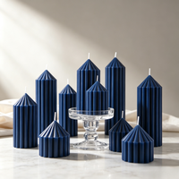Lilin Pilar Geometris Bergaris Vertikal Biru Dongker dengan Ujung Piramida, Lilin Dekoratif Berbahan Lilin, Logo Kustom, Dekorasi Meja Pernikahan & Rumah
