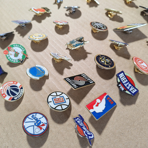 Pin de esmalte suave personalizado para baloncesto, pin de solapa deportivo, insignia metálica con logotipo personalizado para equipos deportivos, para venta al por mayor, regalo para colección deportiva - Product Image 6