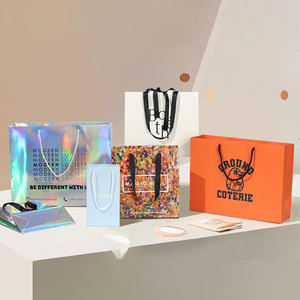 Sac fourre-tout triangulaire créatif sur mesure pour cadeaux et courses Sacs d'emballage en papier couché personnalisés avec ruban azur fermé - Product Image 6