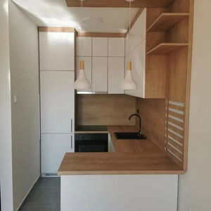 Nouveau lancement armoires personnalisées en bois blanchi à la chaux, armoires de campagne françaises, style campagnard français chaleureux, rangement floral intégré pour lave-vaisselle - Product Image 1