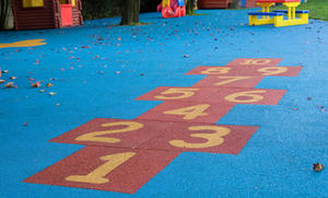 Una buena superficie para el patio de recreo es un área de juego y actividad común para niños que les ayuda a mejorar y aprender en un ambiente seguro - Product Image 6