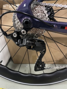 Vélo <span class=keywords><strong>de</strong></span> <span class=keywords><strong>route</strong></span> Twitterbike 700C en fibre <span class=keywords><strong>de</strong></span> carbone avec freins à disque T10pro R7170, 24 vitesses, avec jeu <span class=keywords><strong>de</strong></span> roues en carbone Wave, vélo <span class=keywords><strong>de</strong></span> ville - Product Image 3