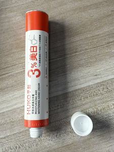 Tube cosmétique laminé en aluminium rouge et <span class=keywords><strong>blanc</strong></span> imprimé sur mesure, tube souple OEM ODM 45g <span class=keywords><strong>pour</strong></span> crème éclaircissante <span class=keywords><strong>pour</strong></span> les mains - Product Image 4