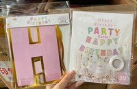 Bannière en papier de lettre de joyeux anniversaire d'estampage d'or en gros pour des décorations de fête d'anniversaire