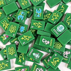 En stock: Juego de 160 fichas de Mahjong de lujo de acrílico grabado, tamaño 1.24*0.90*0.63 pulgadas, venta al por mayor, estilo americano. - Product Image 1