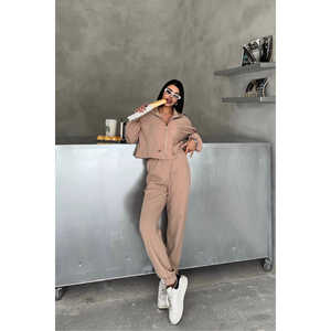 Conjunto Deportivo Beige Estilo Urbano, Cómodo y Transpirable, Diseño Personalizado, Talla XL Mínima Ordene 2 Piezas - Product Image 3