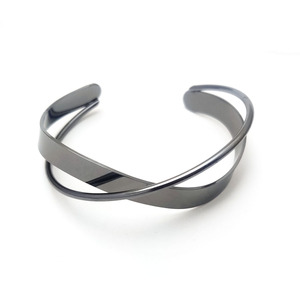 Bracelet ouvert asymétrique plissé géométrique style métallique, simple, élégant, de niche, à la mode - Product Image 4