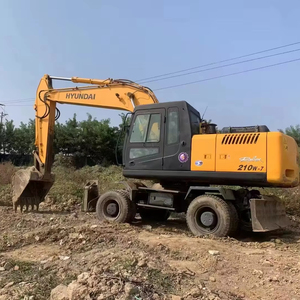 Excavatrice sur pneus d'occasion Hyundai R210W-7 de 21 tonnes, modèle 2015 - Product Image 1