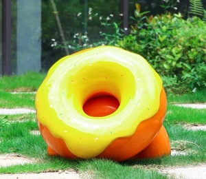 Scultura in Resina Personalizzata Teshi, Decorazione Artistica Realistica per Esterni Resistente alle Intemperie, Figurina a Forma di Ciambella - Product Image 2