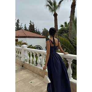 Robe de bal vintage Mirabelle bleu marine XS-XL en polyester satiné, col montant, trois-quarts, longueur genou, maxi, avec fleurs en dentelle - Product Image 1